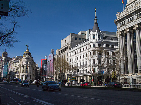 cau gio vang